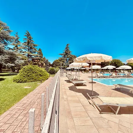 Ossidiana - Verde, Piscine E Relax A 200m Dal 아파트 시르미오네